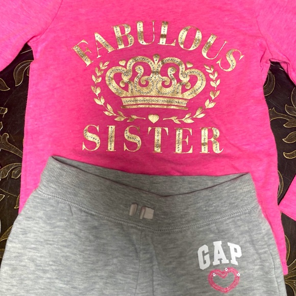Girls Bundle Gap Kids Sweats The Children’s Place Shirt & Hello Kitty Sweatshirt - Picture 13 of 17